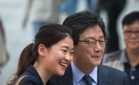 [포토]젊은 유권자 만나는 유승민 후보