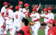 [포토]SK, '선두 KIA에 8-2 역전승'
