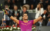 나달 프랑스오픈 4강행…카레노 부스타에 기권승