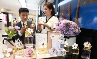 롯데백화점 광주 ‘성년의 날’ 가장 많이 찾는 선물은 ‘향수’