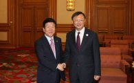 양제츠 국무위원 "한반도 문제 반드시 한국과 긴밀 협의"
