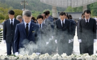 민형배 광산구청장, 국립5·18민주묘지 참배