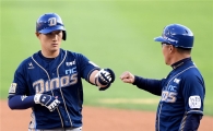 [포토]이상호, '첫 안타는 내가!'