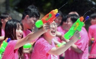[포토]물총 받아라!