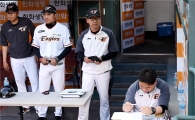 [포토]한화 감독석에 이상군 감독대행