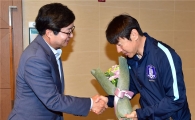염태영시장 "수원월드컵경기장서 우승컵 들어올리자"