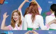'음악중심' 트와이스. 찌릿찌릿 '시그널' 1위…"박진영 PD님 감사합니다" 소감
