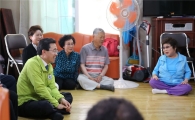 [포토]김성환 광주시 동구청장, 경로당 애로사항 청취 방문