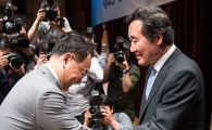[포토]인사 나누는 이낙연·유일호