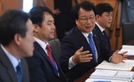 [포토]참석자 소개하는 최건호 서민금융 부원장