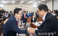 [포토]야당 청문회위원들 만나는 우원식 원내대표