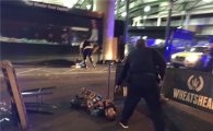 런던 '차량·흉기테러' 6명 사망…테러범 3명 사살(종합)