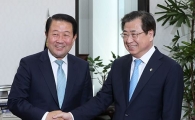 [포토]인사 나누는 박주선·서훈