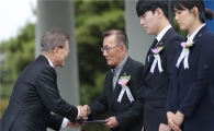 달라진 현충일 추념식…대통령 옆에 4부 요인 대신 국가유공자
