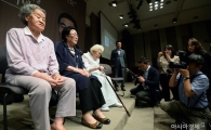 [포토]강 후보자 지지 위안부 피해 할머니 기자회견
