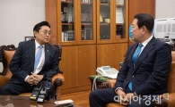 [포토]국민의당 찾아간 전병헌 수석