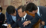 [포토]'답변 고심'