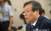 도종환 문체부 장관 "평창올림픽, 반드시 성공해야 하는 핵심 국정과제"