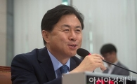 [포토]미소 짓는 김영춘 후보자