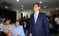 [포토]입장하는 안경환 법무부 장관 후보자 