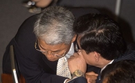 [포토]이야기 나누는 김동철·정우택