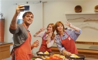 기욤 패트리와 트와이스, 인사동 풀무원의 뮤지엄김치간서 김치 담그기 체험