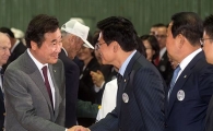 [포토]인사 나누는 이낙연·정우택