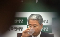 [포토]국민에게 물 먹인 국민의당