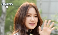 [포토] 에이핑크 손나은 '난해한 바지 패션' (뮤직뱅크)