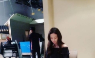 '전소민 닮은꼴' 손여은, 촬영장서 대본 공부 인증샷 '감출수 없는 미모'