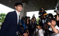 [포토]검찰 출석한 이준서 국민의당 전 최고위원
