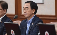 [포토]생각에 잠긴 조명균 신임 통일부 장관