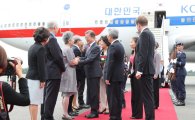 文 대통령 “북핵 문제, 저를 믿고 대화 통한 평화적 해결에 힘 실어 달라”(종합)