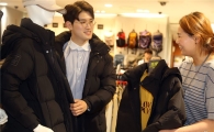 광주신세계, 모피에 이어 다운 패딩까지 “역시즌 마케팅” 열풍