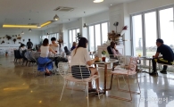 [포토]브런치카페 ‘애월더선셋’을 찾은 관광객