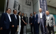 [포토]이준 열사 순국 110주기, 집터 표석 설치
