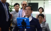 [포토]박원순 서울시장, 장애인 직원 근무환경 체험