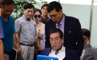 [포토]박원순 서울시장, 힘겨운 장애물 넘기