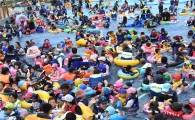 폭염탈출~함평엑스포공원 물놀이장 "물반~사람반" 