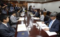 한국당 "신고리 5·6호기 중단, 국회 주도로 국민 의견 수렴해야"