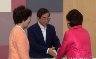 [포토]박춘희 송파, 조은희 서초구청장과 인사하는 박원순 시장