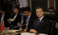중·러 외교수장 "평화적 대화 통한 한반도 문제 해결" 한목소리
