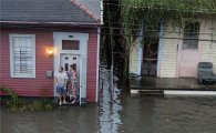 [포토]폭우에 길잃은 美시민…"우리 집 어쩌나"