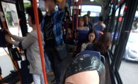 [포토]버스 탄 평화의 소녀상