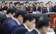 靑 업무보고…與野, 조국 불출석·文정부 인사 '기싸움'(종합)