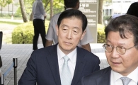 [포토]법정 향하는 최지성 전 삼성 부회장