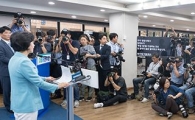 [포토]추미애 대표, 취임 1주년 기자간담회