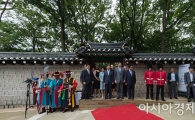 [포토]덕수궁 돌담길 찾은 박원순 시장