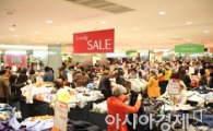 부쩍 선선해진 날씨…백화점 가을의류 할인행사 '풍성'