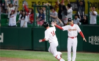 [포토]최정, '시즌 39호 홈런 쾅!'